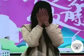 百万网红套路璐真容曝光，腿瘦成竹竿皮肤还黑，离开滤镜判若两人图片