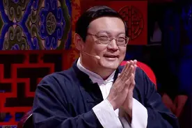 所有节目被停播，著名央视主持人梁宏达被迫退圈，网友：停的好图片