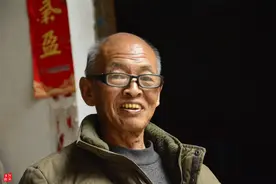 别人传说我从古墓里学了秘笈，没那回事，我是个木匠，为人服务图片