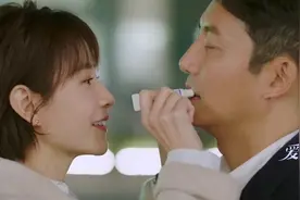 继林有有的冰淇淋梗后，这下唇膏梗也要被我拉入黑名单图片