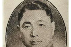 他是川军名将，因不愿打新四军被撤职，后当了俘虏也没坐牢图片