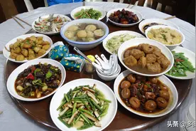 浙江长兴农家乐，每人100元一天包吃住，12个菜一汤，吃住玩怎样图片