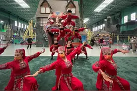 2021年度鲁喀文化交流嘉年华歌舞大巴扎走进欧乐堡图片