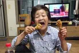 可爱的韩国吃播老奶奶김영원的最佳老年生活，美食伴随了一辈子~图片