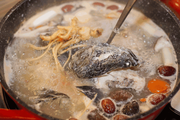 椰子炖花胶乌鸡小孩能吃吗 2025年椰子花胶煲鸡汤