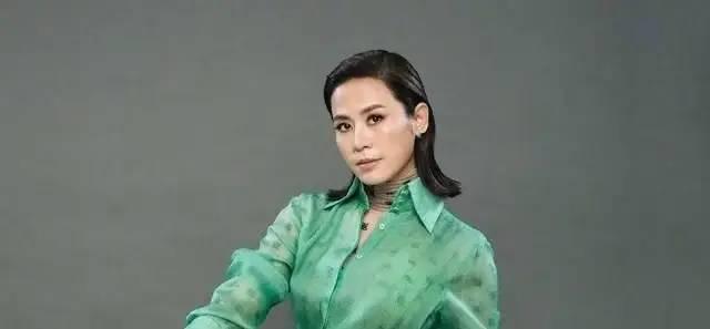 港剧女神宣萱:50岁挑战少女戏翻车,与张卫健相爱时他还有头发