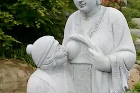 浙江某景区“儿媳喂奶”雕塑引发争议。古代二十四孝究竟是文化传承还是封建残余？图片