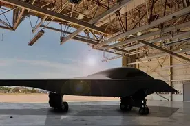 美军「B-21」引领新一代战略轰炸机潮流，中俄将面临巨大挑战图片