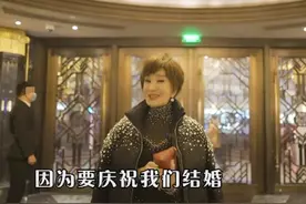 72岁老戏骨庆结婚周年，独子40岁患癌去世，现二嫁教授感情好图片