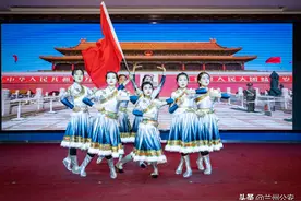 兰州特警举办“永远跟党走 奋进新征程” 庆祝建党100周年文艺汇演暨2021年度“两优一先”表彰仪式图片