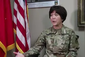 美军的日裔女少将，当过战区工兵司令，因手下报复举报人被停职图片