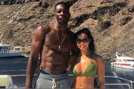 NBA老牌硬汉35岁6块腹肌，娇妻肤白貌美，生出黑宝宝，比KD幸福图片