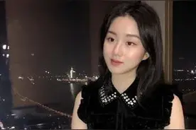 孟非晒父女合影，23岁女儿落落大方，郭德纲看中的“儿媳”不得了图片