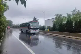 挺住！驰援郑州！衡水消防指战员迅速驰援图片
