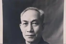 吴玉章：结婚50年，分居44年，妻子到死都未能与他见上一面图片