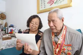 入党73年，听耄耋老人讲述他的初心故事图片