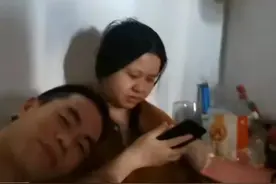 大漠孤烟和八二年的女网友又见面了，他还求婚成功了图片