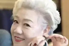 60岁以上的女人，化妆“要淡不要浓”！画这3个地方就会很显年轻图片