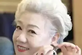 60岁以上的女人，化妆“要淡不要浓”！画这3个地方就会很显年轻图片