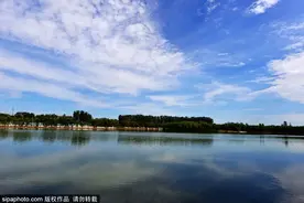 北京又一个油画里走出来的湿地公园，无须预约，免费停车，还能走到湖中赏水天一线图片