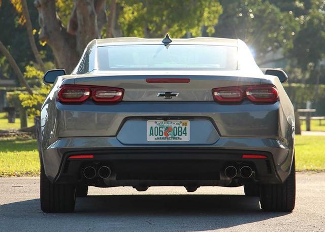 虽然是2018款的雪佛兰，但这科迈罗ZL1相同能惊艳全场