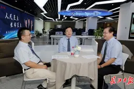 “医疗国家队”要当中流砥柱，武汉协和医院院长胡豫：只要国家需要，我们倾尽全力图片