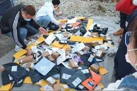 10元3件随便挑，哈尔滨夜市现快递盲盒图片