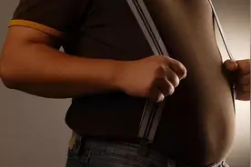 中年油腻男的“标配”，对照自查，你占几个？若没有，真令人羡慕图片