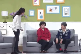 春晚冷知识！贾玲张小斐演母女超逼真，但她们年龄只差3岁图片