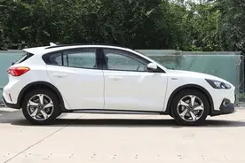 老车主谈车之经典“小钢炮”福特福克斯图片