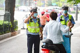 骑电动车C1被扣12分，车主：骑电动车为啥要扣汽车驾照分？获回复图片