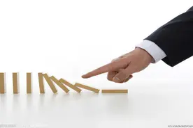 儿时宝宝超级喜欢的多米诺骨牌小游戏图片