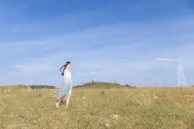 人在低谷：事宜多，话宜少，心宜静图片