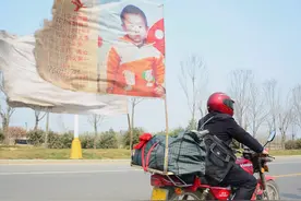24年骑行50万公里，报废10辆摩托车，郭刚堂是怎么找到儿子的？图片