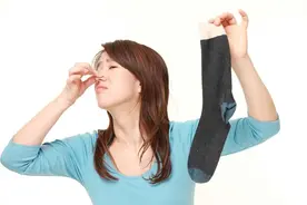 天天洗脚，脚还是臭烘烘，用好这5招，摆脱脚臭的尴尬图片