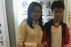 “书法神童”关星陆，被誉为全国最靓的仔，楷书写得比肩田英章图片