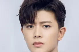 任嘉伦是天生属于舞台的人，当他站在舞台上，就是耀眼的大明星！图片