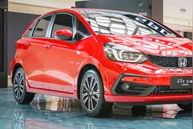 全新一代飞度抢先实拍！这也太帅了吧图片