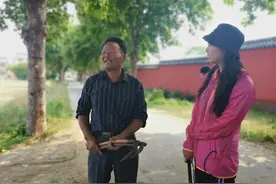 麦收侧记丨以前手工割麦 一个人一天只能割一亩图片