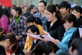 “往届生”的机会来了，3大铁饭碗正在招聘，2年后有望转正图片