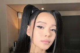 又有一位亚裔女歌手在美国爆火图片