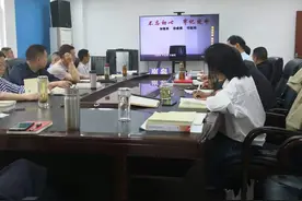 岚皋水利局组织职工观看警示教育片《利剑高悬 警钟长鸣——陕西省以案促改警示录》图片