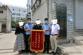 洛阳刑警支队：列车上数千元女装不翼而飞 洛阳铁警火速破案图片