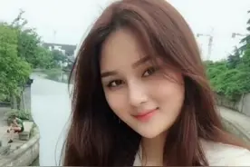 提笔凝思，情满江南图片