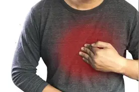 心窝正中间痛是什么原因引起的？图片