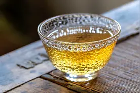 5月枇杷熟了，教你泡枇杷酒，香甜可口酒香醉人，一口就爱上图片
