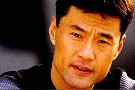 于荣光：成名不弃糟糠妻，隐瞒父亲病情还让他喝酒，结果多活7年图片