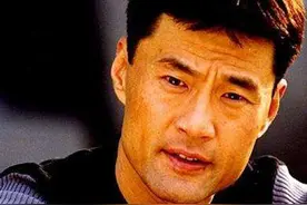 于荣光：成名不弃糟糠妻，隐瞒父亲病情还让他喝酒，结果多活7年图片