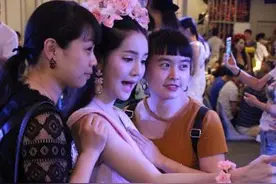 疫情之下，失去了旅游业，泰国人妖依靠什么为生？图片