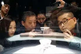 鸡缸杯价值过亿，马未都却拿着这张图说：它才是独一无二的图片